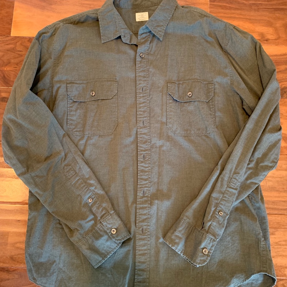 Total of 3 Men’s dress shirts size XL
